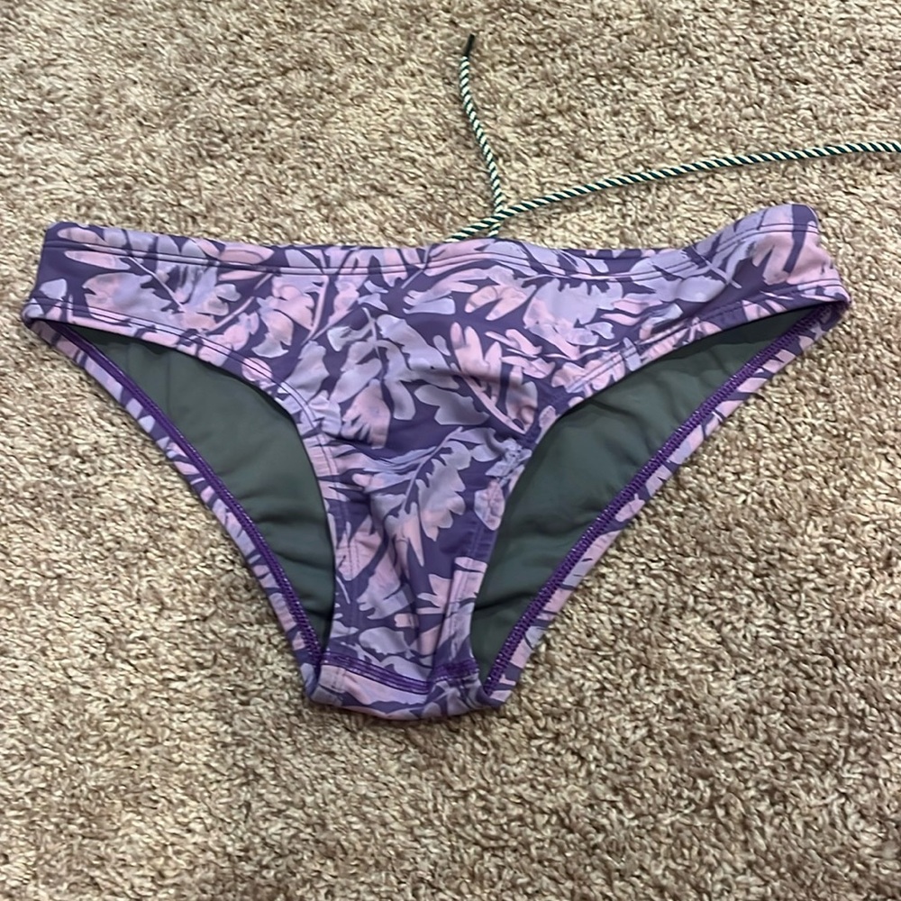 Jolyn bottoms